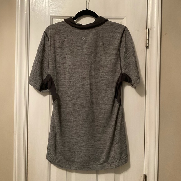 Lululemon Dark Grey and Black Polo Men Size Small - Picture 2 of 3